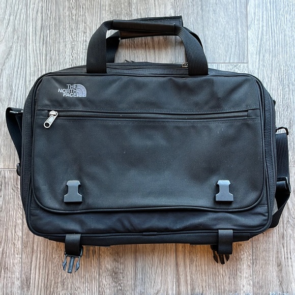 Northface Messenger Bag in Black with multiple compartments - Picture 1 of 8